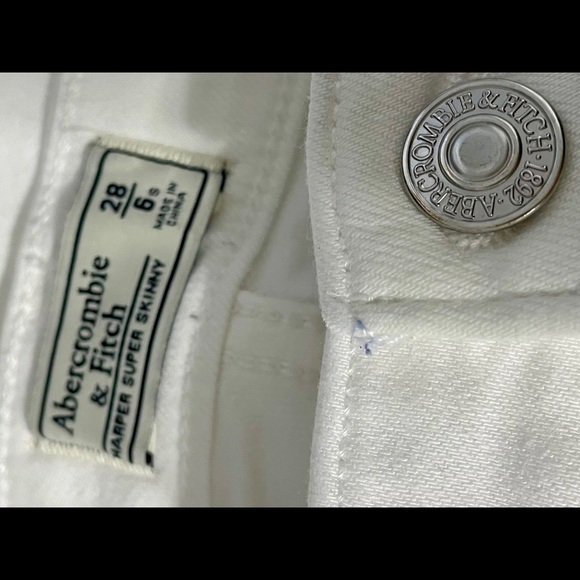 Jeans - Picture 2 of 3